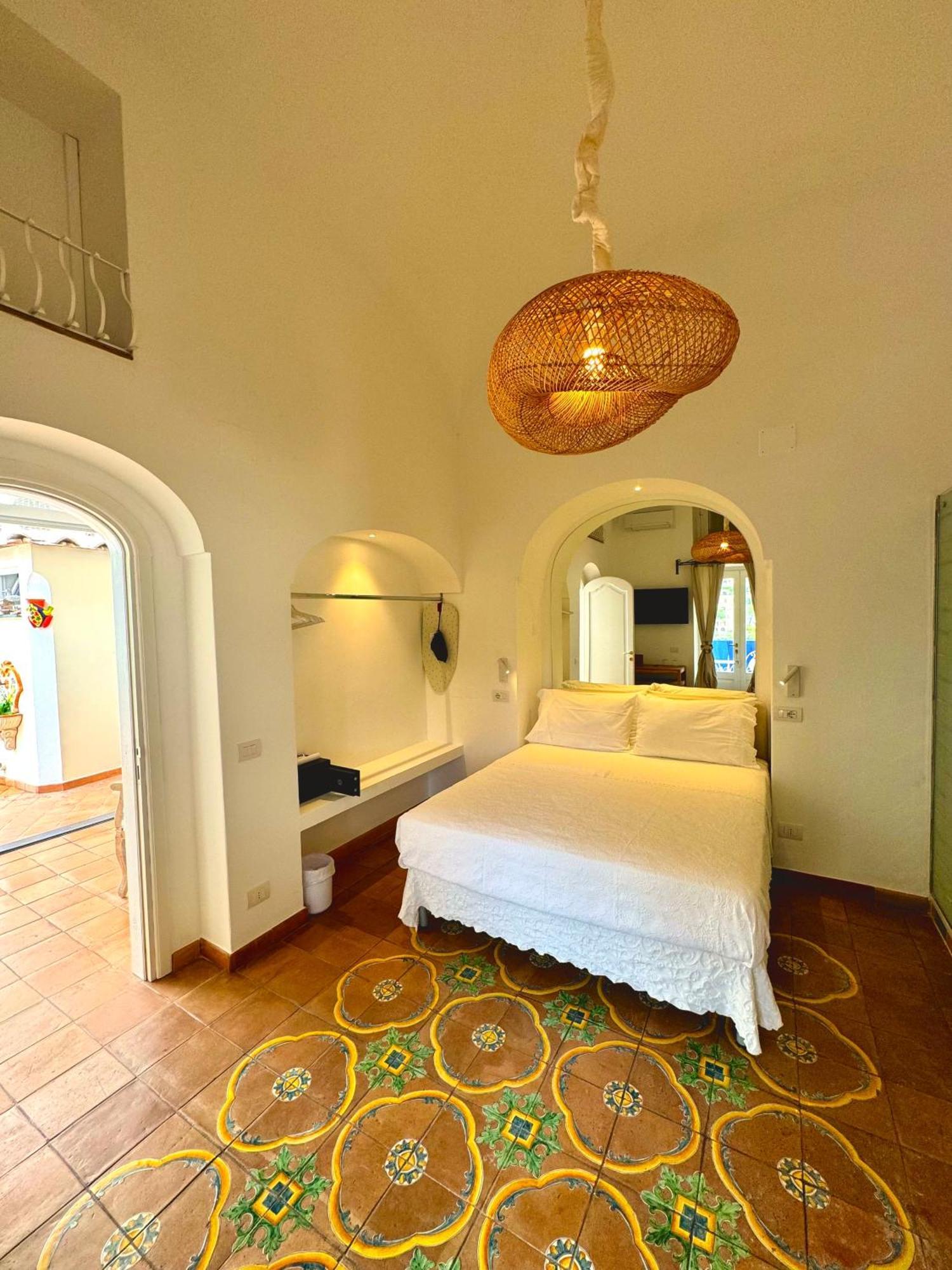 Villa Mary Suites โปซิตาโน ภายนอก รูปภาพ